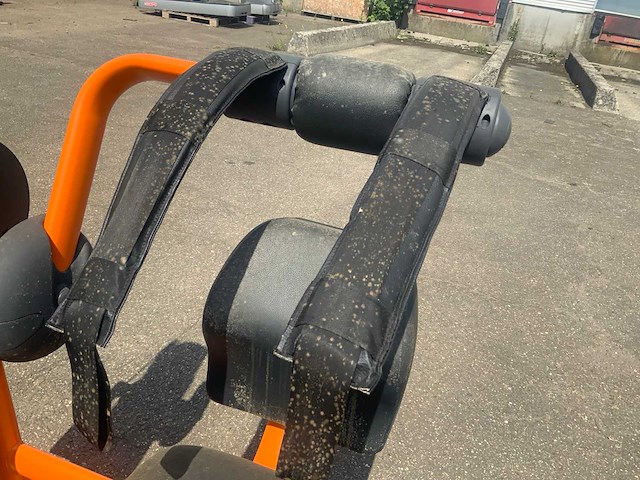 Technogym selection line abdominal crunch krachtstation - afbeelding 4 van  5