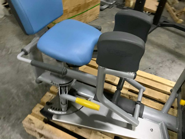 Technogym selection line abductor krachtstation - afbeelding 2 van  6