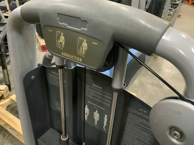 Technogym selection line adductor krachtstation - afbeelding 4 van  5