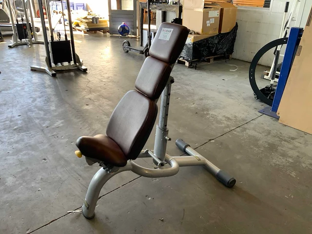Technogym selection line adjustable bench krachtstation - afbeelding 1 van  5