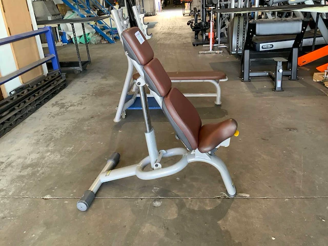 Technogym selection line adjustable bench krachtstation - afbeelding 3 van  5
