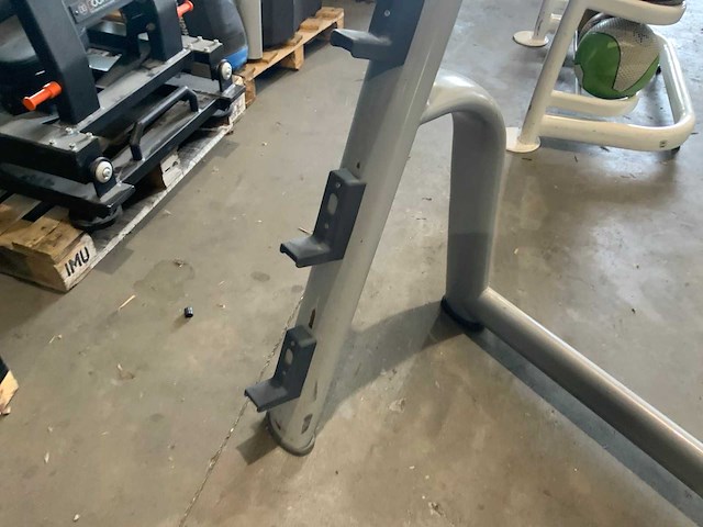 Technogym selection line barbell rek krachtstation - afbeelding 2 van  3