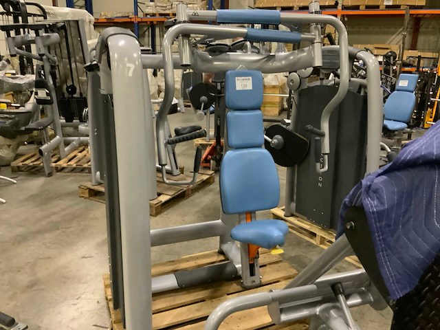 Technogym selection line chestpress krachtstation - afbeelding 1 van  5