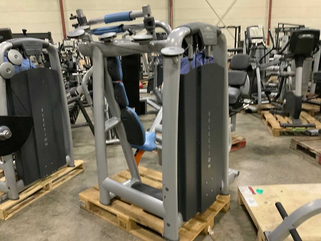 Technogym selection line chestpress krachtstation - afbeelding 5 van  5