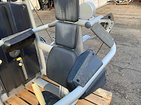 Technogym selection line delt machine krachtstation - afbeelding 2 van  7