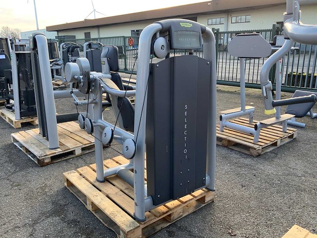 Technogym selection line delt machine krachtstation - afbeelding 7 van  7