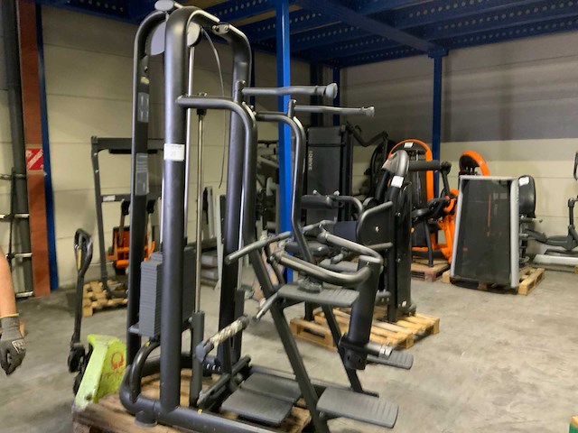 Technogym selection line easy chin dip krachtstation - afbeelding 1 van  7