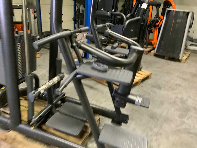 Technogym selection line easy chin dip krachtstation - afbeelding 2 van  7