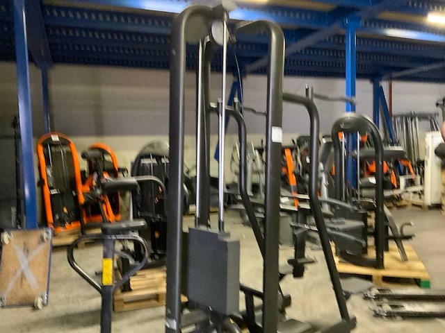 Technogym selection line easy chin dip krachtstation - afbeelding 7 van  7