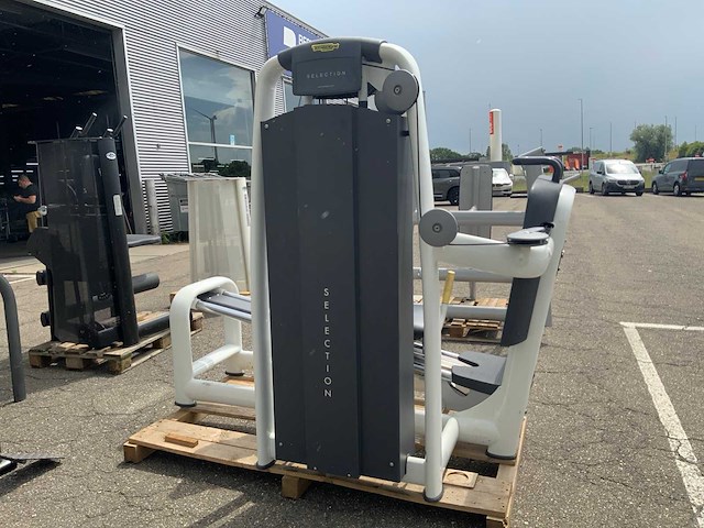 Technogym selection line legpress krachtstation - afbeelding 7 van  7