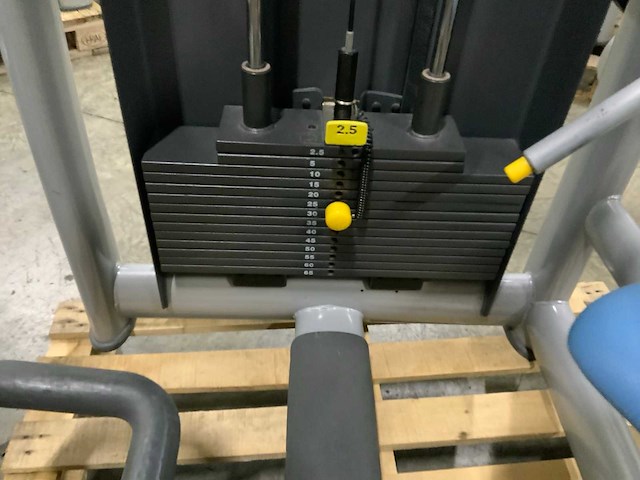 Technogym selection line lowerback krachtstation - afbeelding 4 van  5