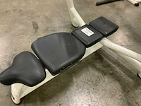Technogym selection line olympische bench press krachtstation - afbeelding 2 van  5
