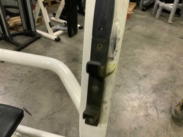 Technogym selection line olympische bench press krachtstation - afbeelding 3 van  5