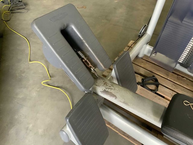 Technogym selection line pulley krachtstation - afbeelding 2 van  6