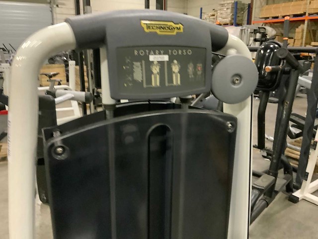 Technogym selection line rotary torso krachtstation - afbeelding 2 van  5