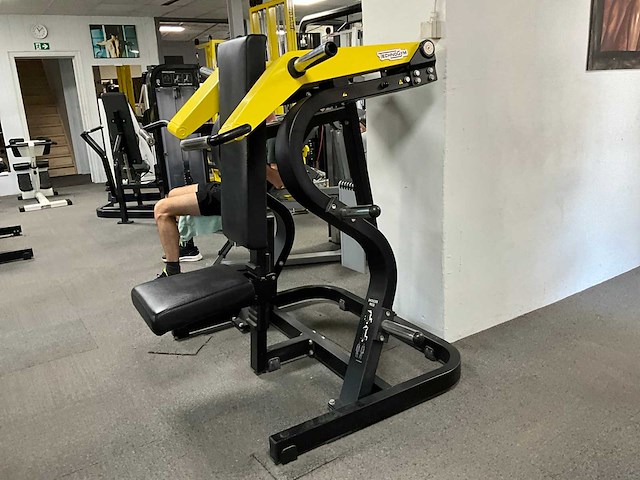 Technogym shoulder press fitness gym machine - afbeelding 5 van  8