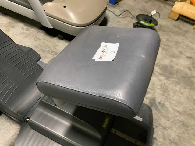 Technogym top excite 700 led crosstrainer - afbeelding 3 van  5