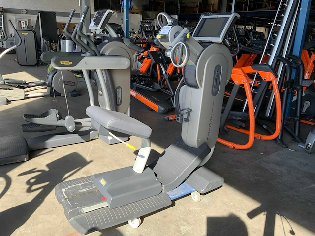 Technogym top excite 700 tv overige cardiotoestellen - afbeelding 1 van  4