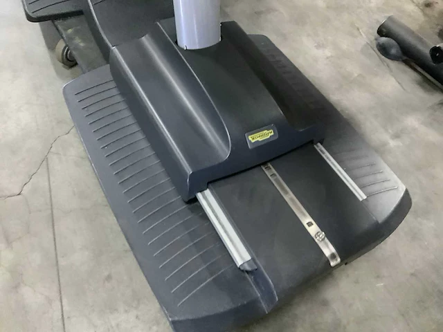 Technogym top excite 700e crosstrainer - afbeelding 2 van  5
