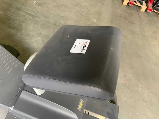 Technogym top excite arm fiets crosstrainer - afbeelding 2 van  6