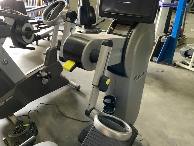 Technogym top excite unity 3 live crosstrainer - afbeelding 3 van  6
