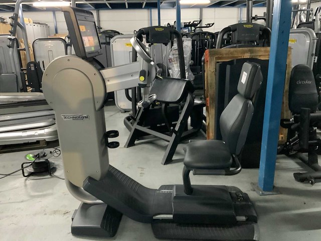 Technogym top excite unity3 live crosstrainer - afbeelding 1 van  6