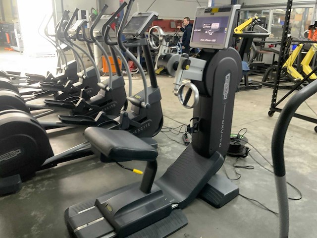 Technogym top excite visioweb crosstrainer - afbeelding 5 van  5