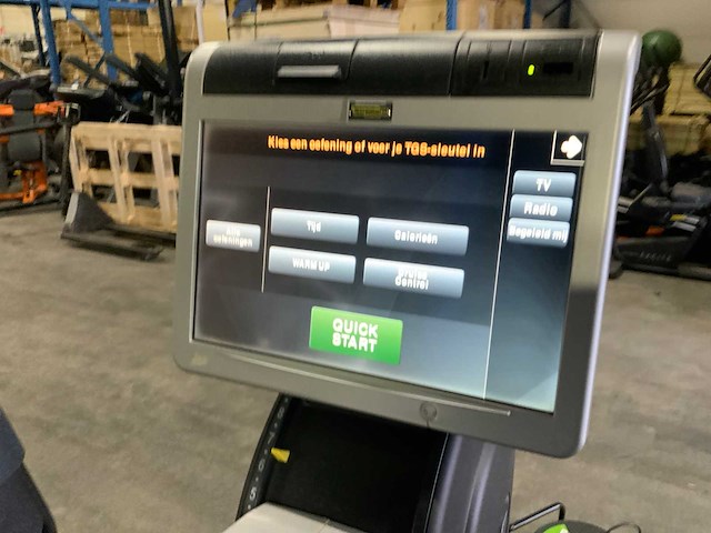 Technogym top excite visioweb crosstrainer - afbeelding 4 van  5