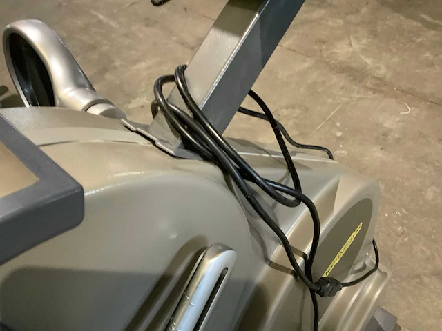 Technogym top xt arm fiets crosstrainer - afbeelding 2 van  3