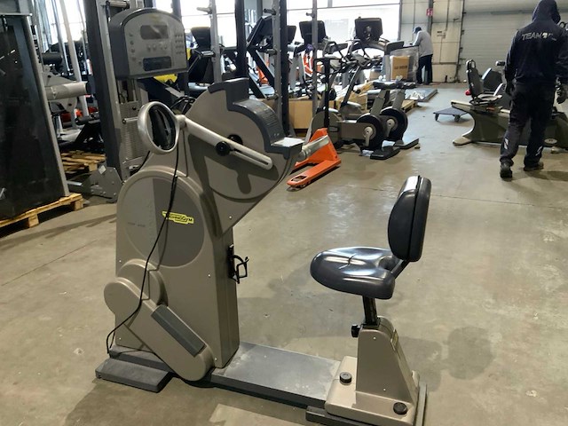 Technogym top xt arm fiets crosstrainer - afbeelding 3 van  3