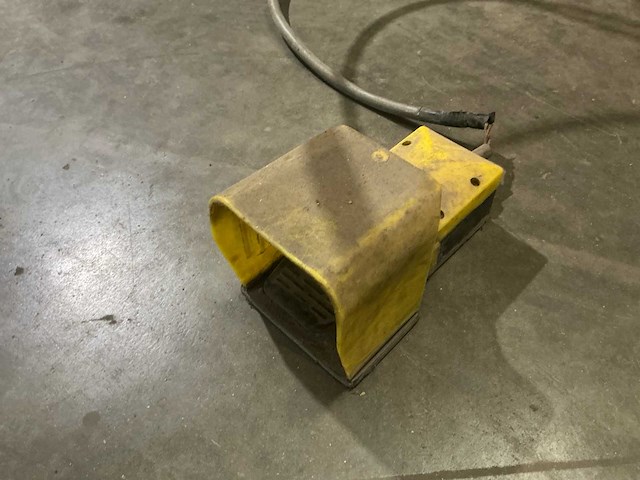 Tecna nklp 36 puntlasmachine met voozettafel - afbeelding 8 van  10