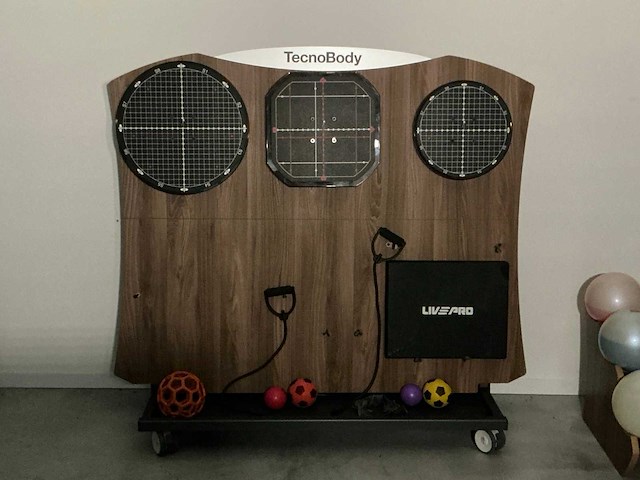 Tecnobody d-wall elite analyse- en trainingssysteem - afbeelding 1 van  6