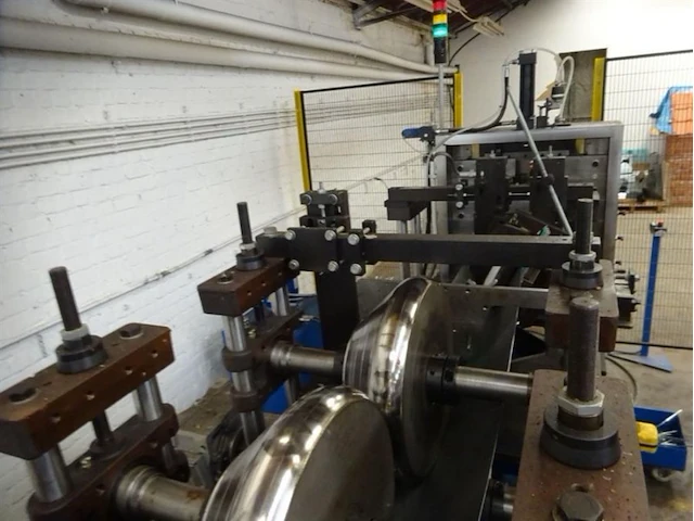 Tecnoma complete profiel-/rolvormmachine - afbeelding 2 van  26