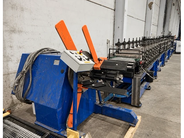 Tecnoma complete profiel-/rolvormmachine - afbeelding 1 van  26