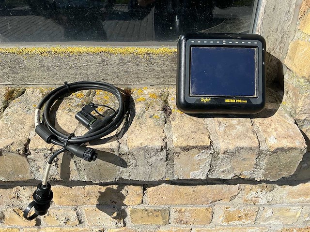 Teejet matrix pro 570gs navigatie voor tractor - afbeelding 1 van  4