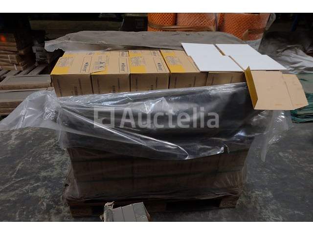 Tegels 20x20 (+- 96 m²) recer - afbeelding 1 van  7