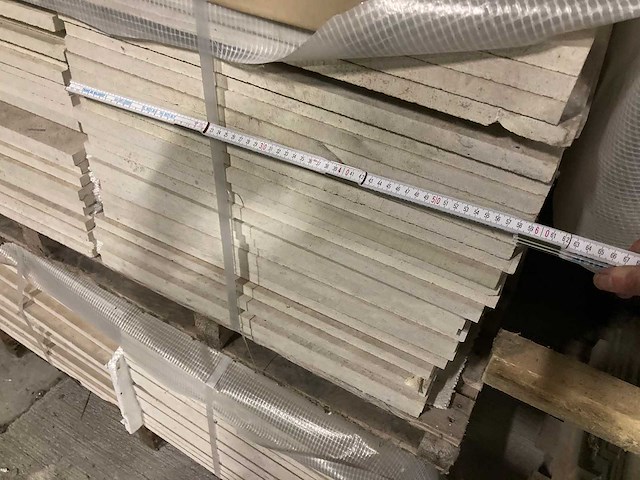 Tegels bourgondische witsteen banen vrije lengte 50m² - afbeelding 2 van  4