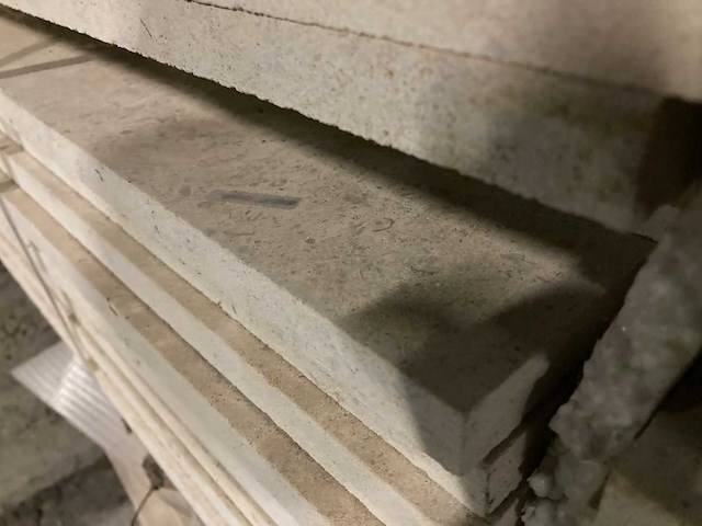 Tegels bourgondische witsteen banen vrije lengte 50m² - afbeelding 3 van  4