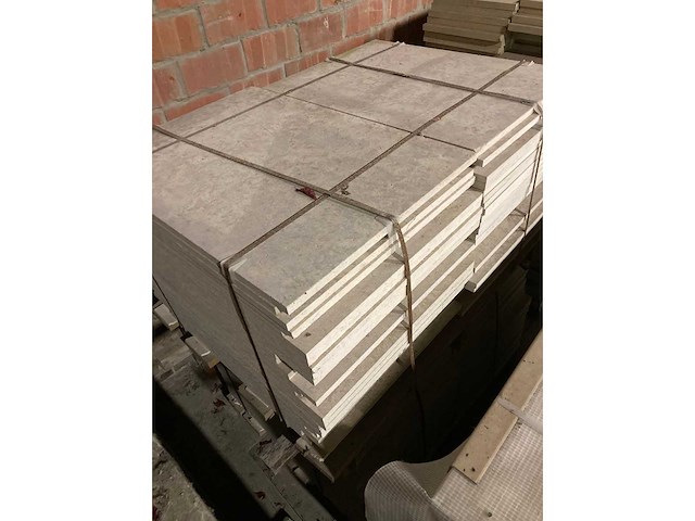 Tegels bourgondische witsteen banen vrije lengte 57m² - afbeelding 1 van  5