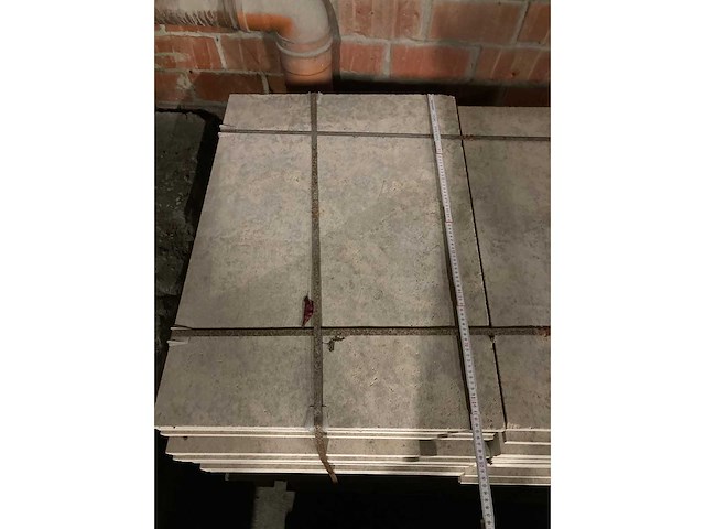 Tegels bourgondische witsteen banen vrije lengte 57m² - afbeelding 5 van  5