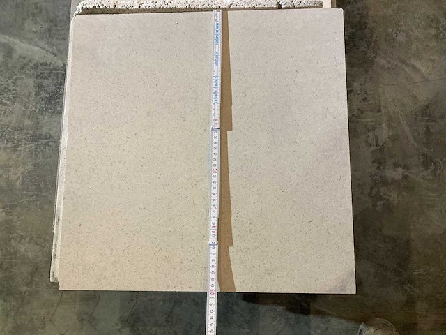 Tegels bourgondische witsteen massangis 50/50/2cm 3,75m² - afbeelding 2 van  2