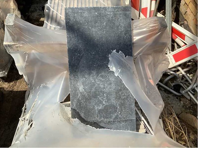 Tegels ca. 2,7 m² - afbeelding 2 van  5