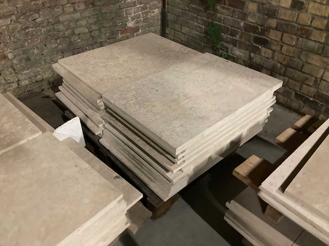 Tegels in bourgondische witsteen: banen massangis - afbeelding 2 van  7