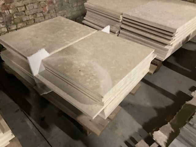 Tegels in bourgondische witsteen: banen massangis - afbeelding 3 van  7