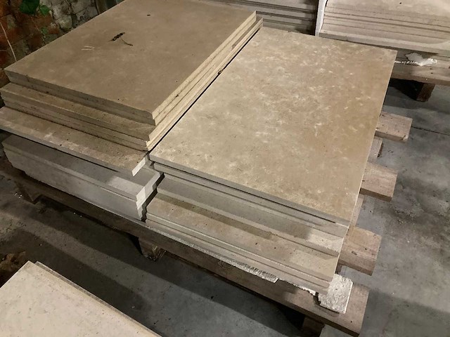 Tegels in bourgondische witsteen: banen massangis - afbeelding 4 van  7