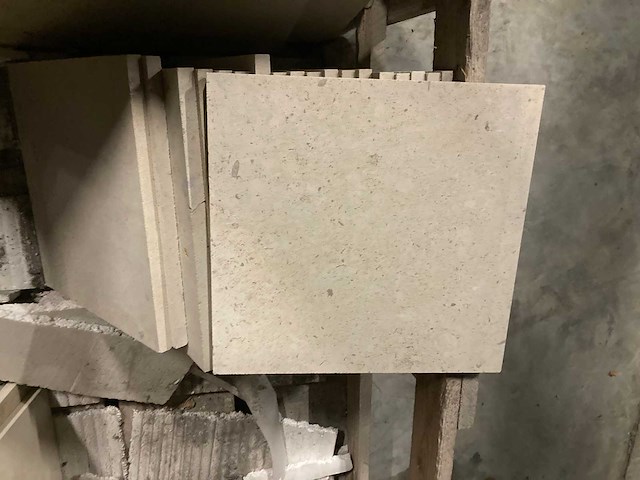 Tegels massangis 40/40/2cm 6,5m² - afbeelding 2 van  4