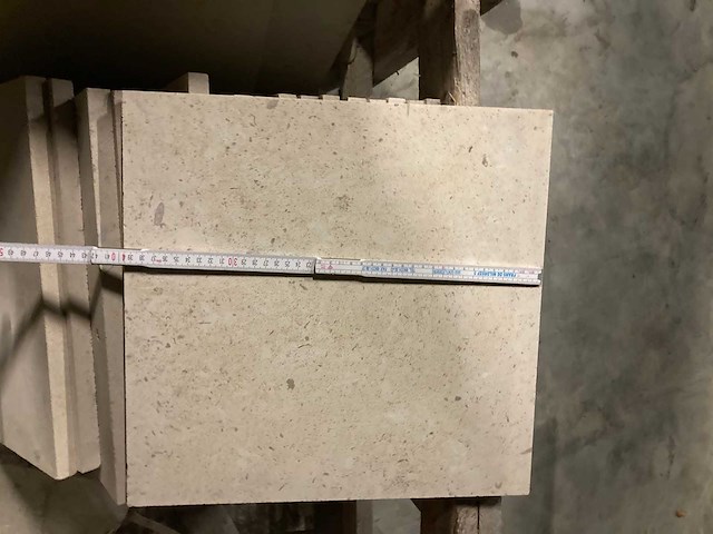 Tegels massangis 40/40/2cm 6,5m² - afbeelding 3 van  4