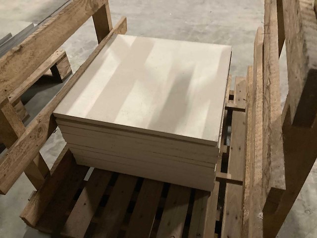 Tegels massangis 50/50/2cm en 49/49/2cm - afbeelding 5 van  9