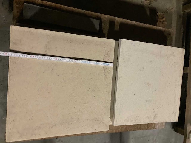 Tegels massangis 50/50/2cm en 49/49/2cm - afbeelding 9 van  9