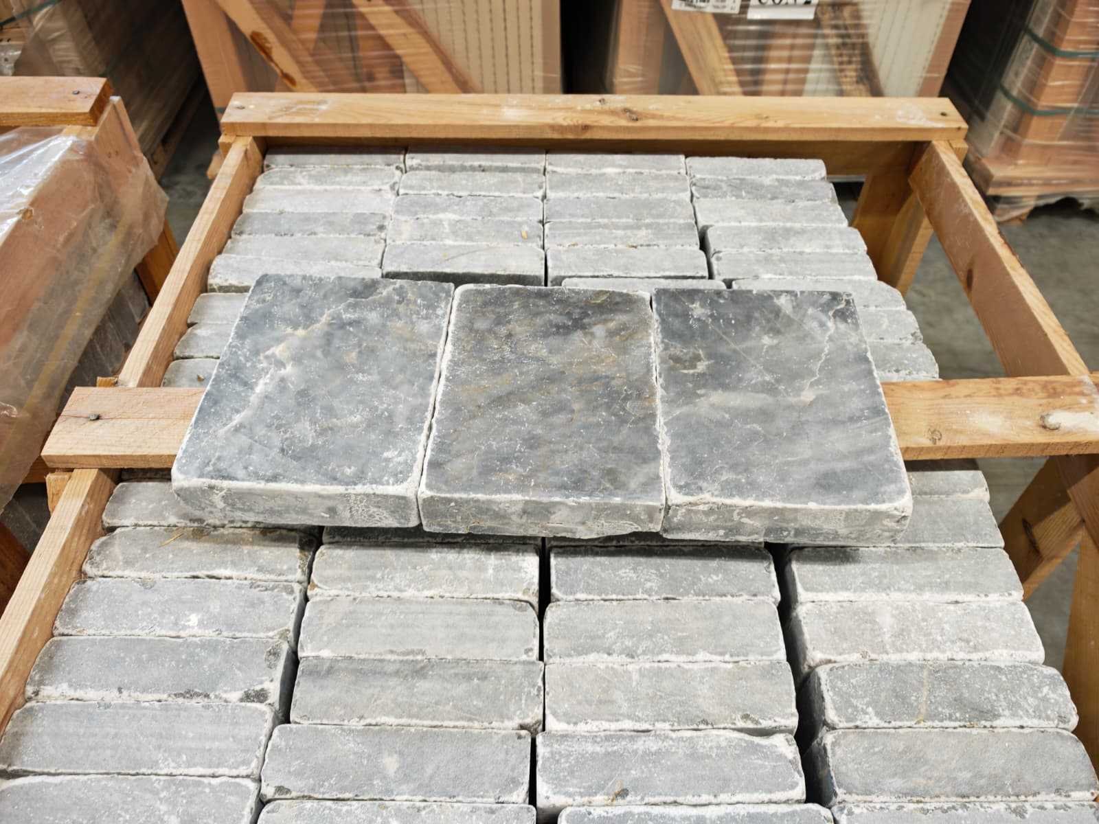 Tegels, pvc en natuursteen